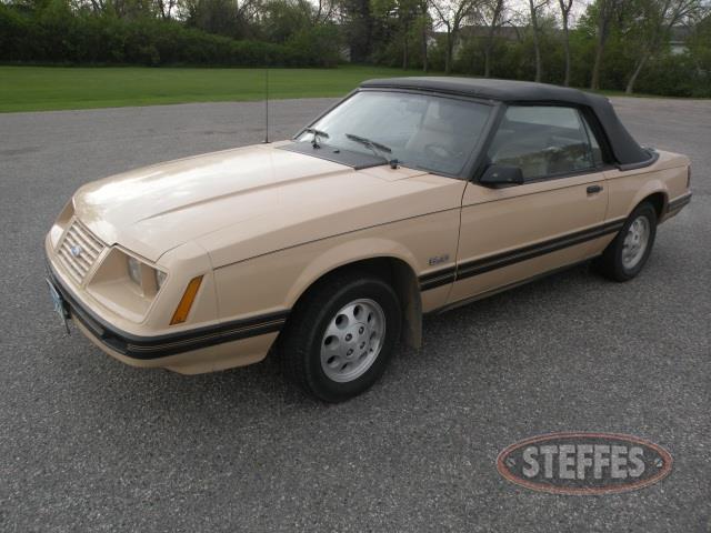 1984 Ford Mustang LX convertible_1.jpg